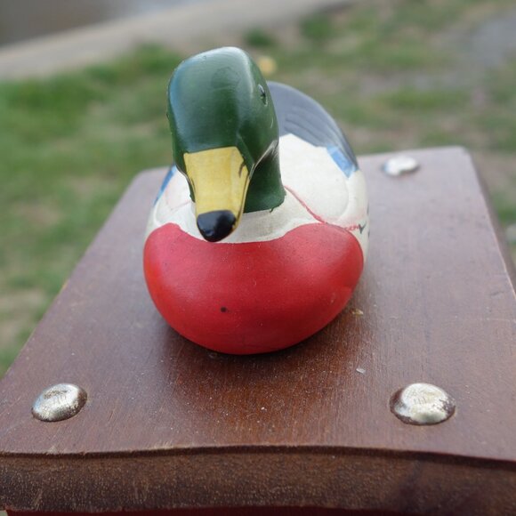 Vintage Wooden Coaster set with Mallard Duck Figurine Holder with 8 Coasters - Picture 3 of 14